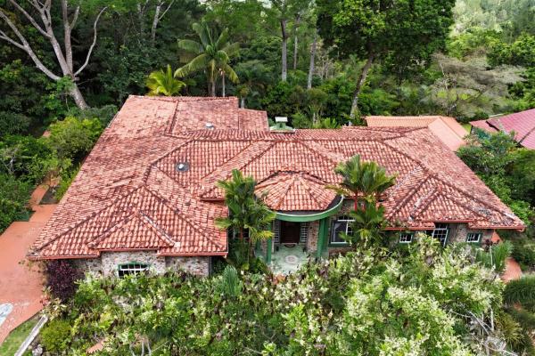 Mountain home for sale | altos del maría panama