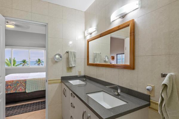 Apartamento de 3 rec. frente al mar en playa la barqueta panamá