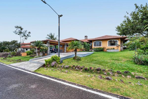 Casa los molinos boquete con amplia terraza
