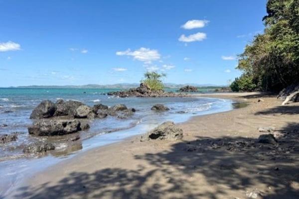 67-hectare oceanfront sanctuary in arena, veraguas