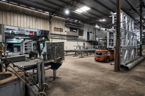 Commercial warehouse for sale in río abajo