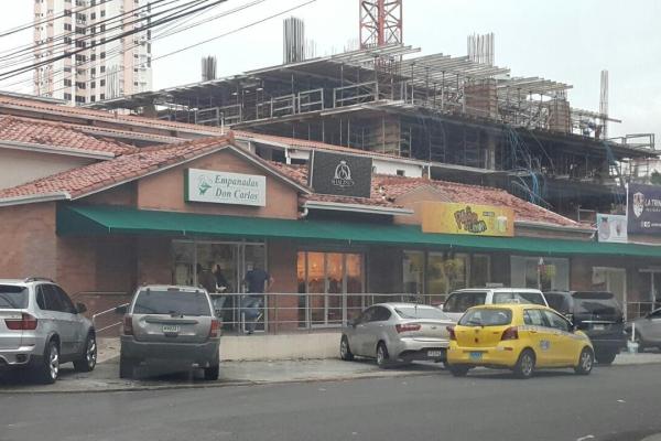 Se vende plaza comercial en bella vista