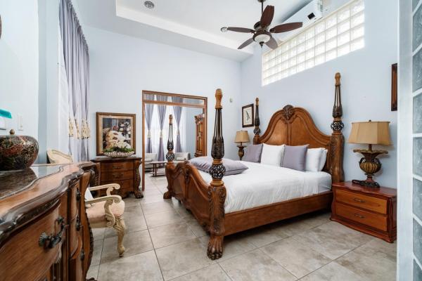 Oasis tropical en sortova: impresionante casa con apartamento