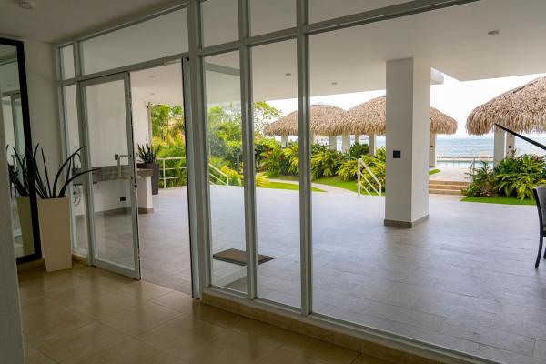 Apartamento de 4 habitaciones frente al mar en farallon