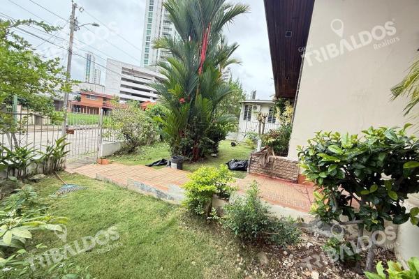 Sale of house in urb. villa lilla, san francisco