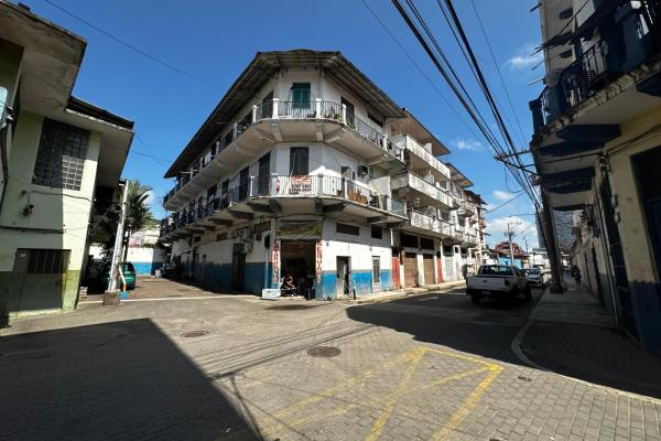 Commercial and residential building for sale