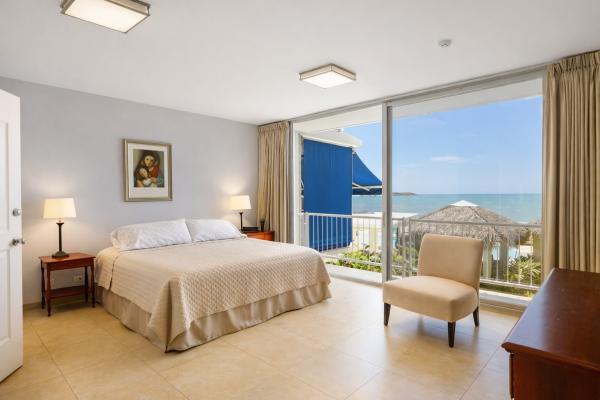Apartamento frente al mar en venta , ph la ensenada farallón