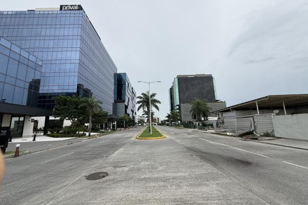 Venta de terreno en santa maria business district