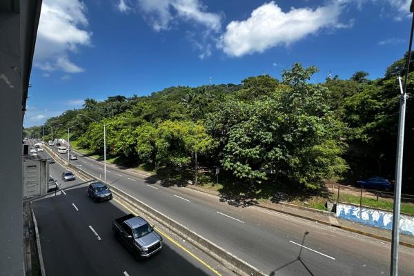Commercial building for sale