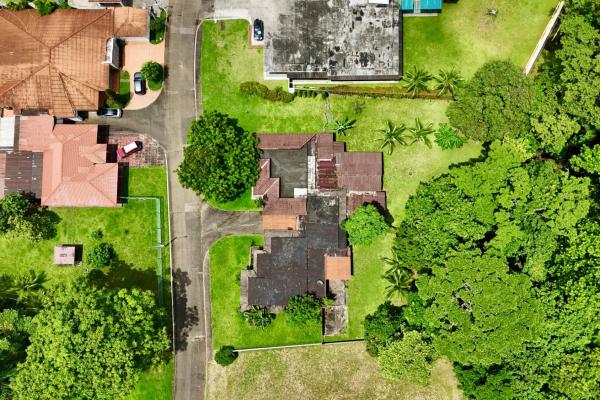 Exclusive double duplex in brazos heights, colon