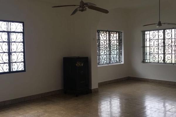 Venta de edificio en bella vista con tres amplios apartamentos