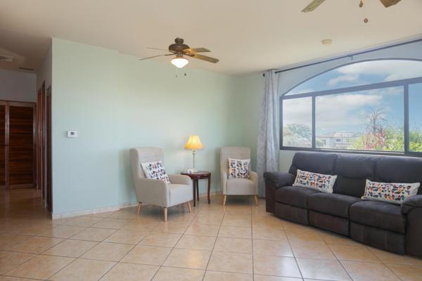 Rare ground-floor canyon view condo in los molinos
