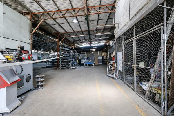 Commercial warehouse for sale in río abajo