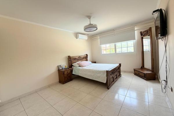For sale:duplex house in brisas de golf, with pool