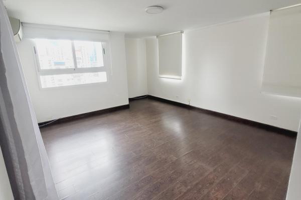 Bargain for sale at edf bahia marbella 1