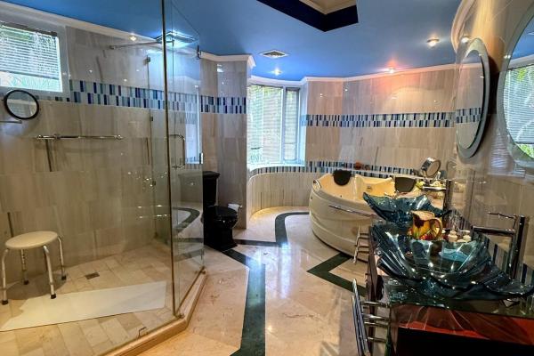 Casa en venta en residencial gold point – amplia y lujosa