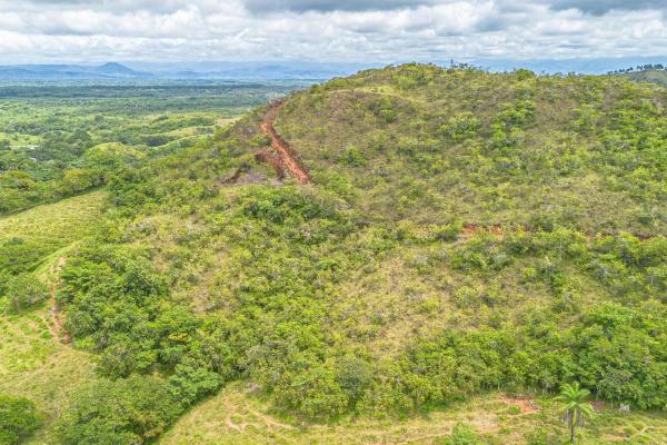 6-hectare hill property for sale in boca chica