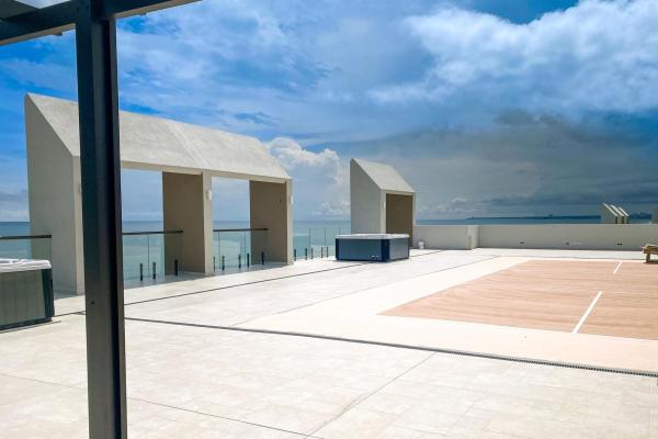 Apartamento frente a la playa en playa caracol, panamá.