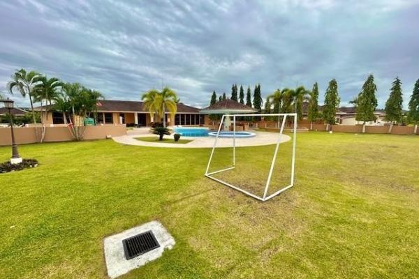 Spectacular house for sale in sunset coast