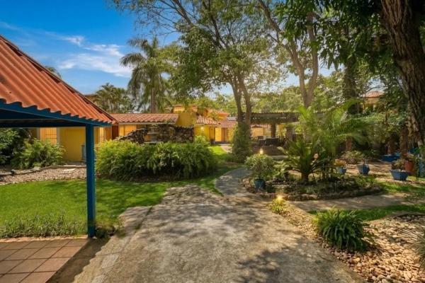 Coronado golf club home with pool