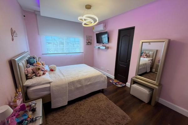 House for sale in villa valencia, south coast