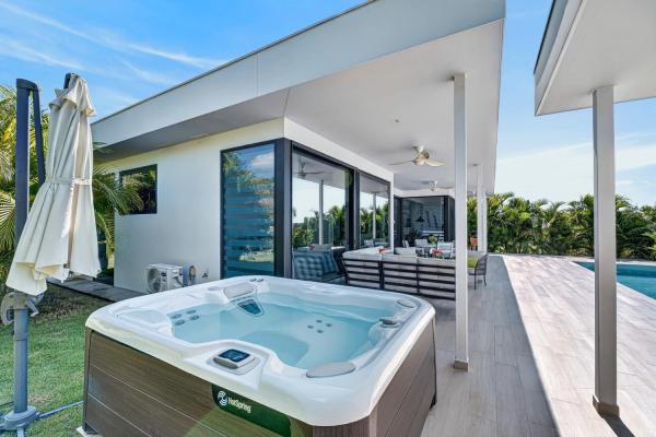 Casa moderna-hermosa bay boca chica panamá