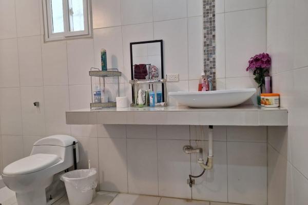 Casa con piscina y 1,8 hectáreas de terreno