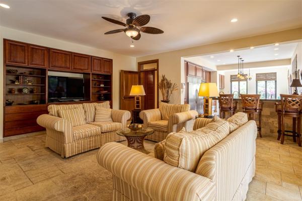 Luxurious estate residence in valle escondido