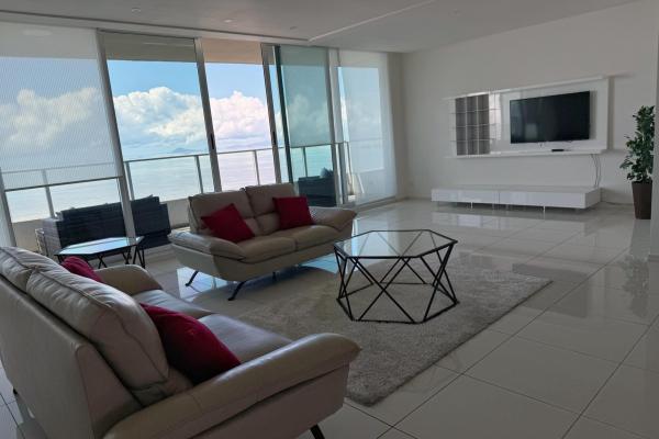 Alquilo apartamento amoblado en primera línea de mar