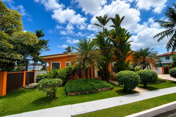 Casa con piscina en san marino oceanfront, maría chiquita, colón