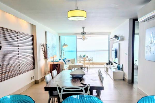 Beachfront living condo gorgona close to coronado