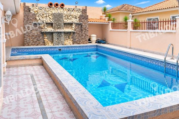 House for rent with pool in condado del rey