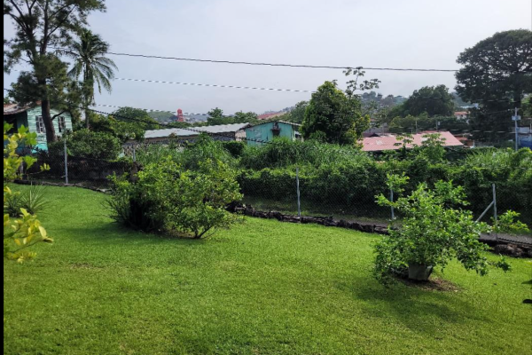 Sale of land with improvements in pueblo nuevo
