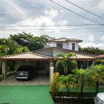Beautifully maintained 3-bedroom home with guest s
