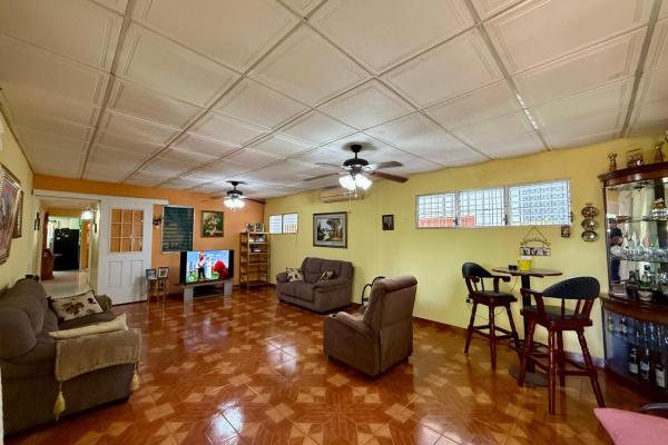 For sale house in el bosque