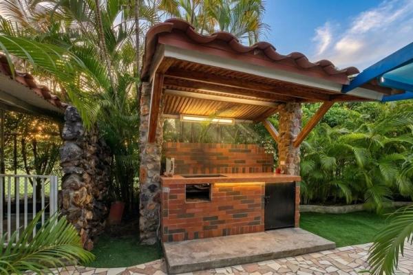 Coronado golf club home with pool