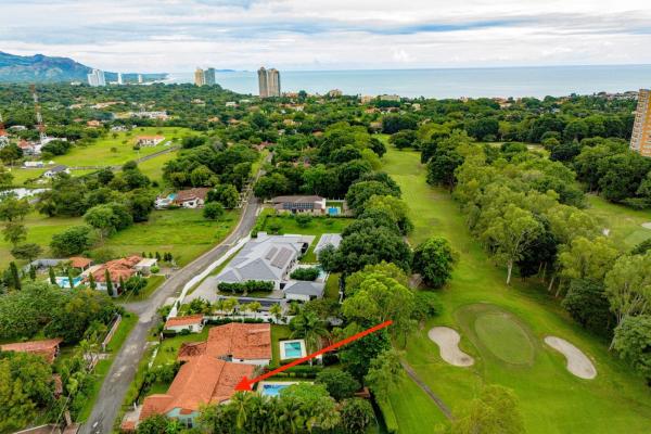 3 bed 3.5 bath home in coronado panama