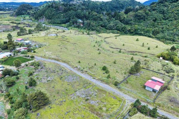 Large residential lot for sale – paso ancho