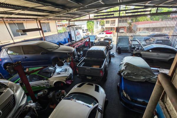 Warehouse for sale in chanis