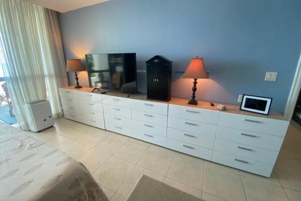 Apartamento frente al mar en coronado bay: dos estudios fusionados