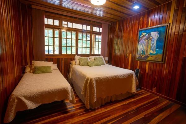 Private estate with river and hotel potential