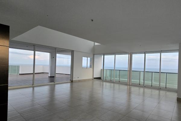 Sale of apartment in ocean waves nueva gorgona