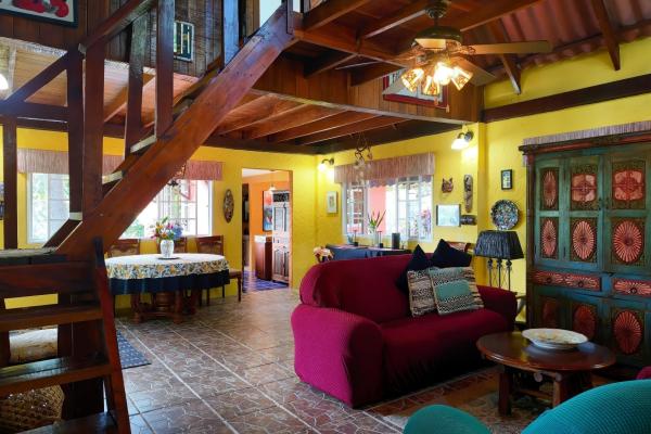 Charming mountain home for sale in toscana, altos