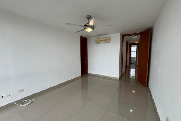 Ph bahia del golf/3 bedrooms/balcony/cabin