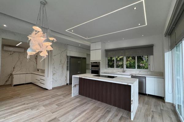 Venta o alquiler de espectacular casa en altos del golf con piscina