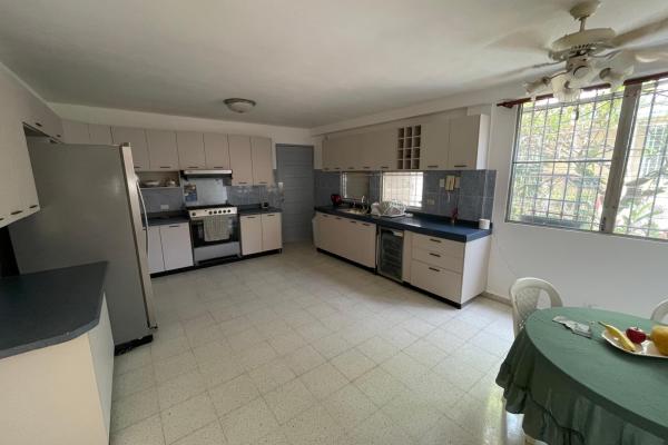Venta de casa dos pisos con elevador en la loma (hato pintado)