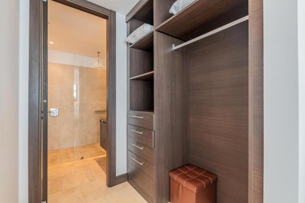 Comfortable high-floor 2-bedroom apartment