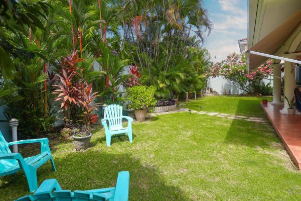 Venta de casa unifamiliar en palmeras del este, costa del este remodelada