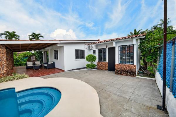 Oceanfront rental — playa malibú, gorgona