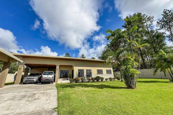 Home with pool on a 2,239 m² lot